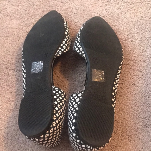 Black and white patterned flats - Picture 4 of 4